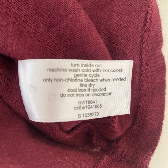 Lane Bryant 18 / 20 Maroon Cap Sleeve Bow Top Maroon Black 18/20 Bows T Shirt - Picture 9 of 10